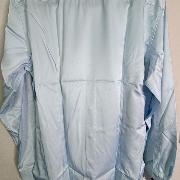 NWOT Light Blue Formal Dress Shirt with Crisp Fabric - Picture 8 of 9